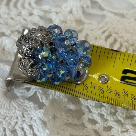 Vintage Elegant Blue and Silver Cluster Earrings clip - Picture 6 of 7